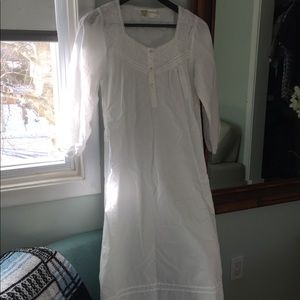 Victoriana cotton night dress white small